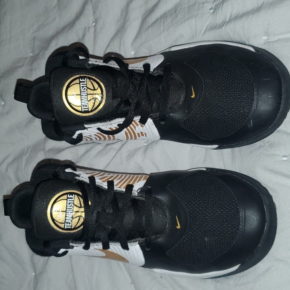 "Team Hustle" Jordan Nike Hightop. - Picture 3 of 11